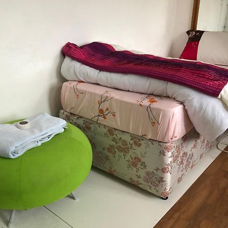 An Extra Large Room With Patio & Own Front Entrance Rotherham Rawmarsh Bagian luar foto